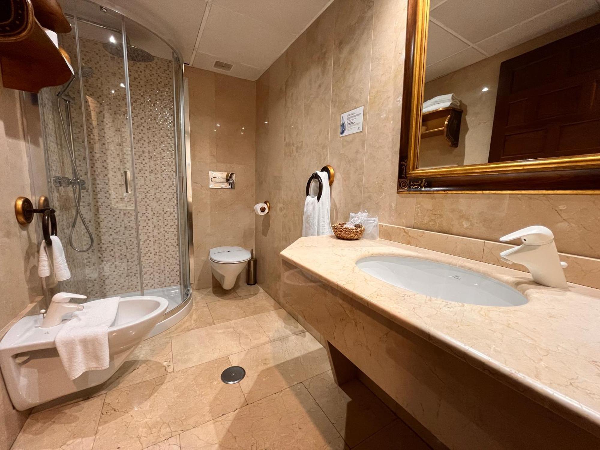 Hotel Microtel Placentinos Salamanca Eksteriør bilde